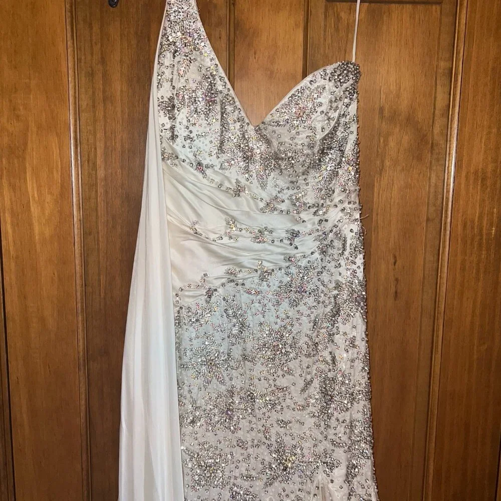 Mac Duggal One Shoulder Sequin Dress - White and Silver - Picture 3 of 7